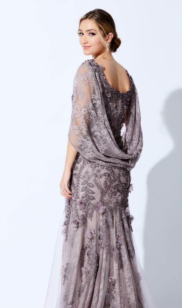 Model wearing a Mothers dress