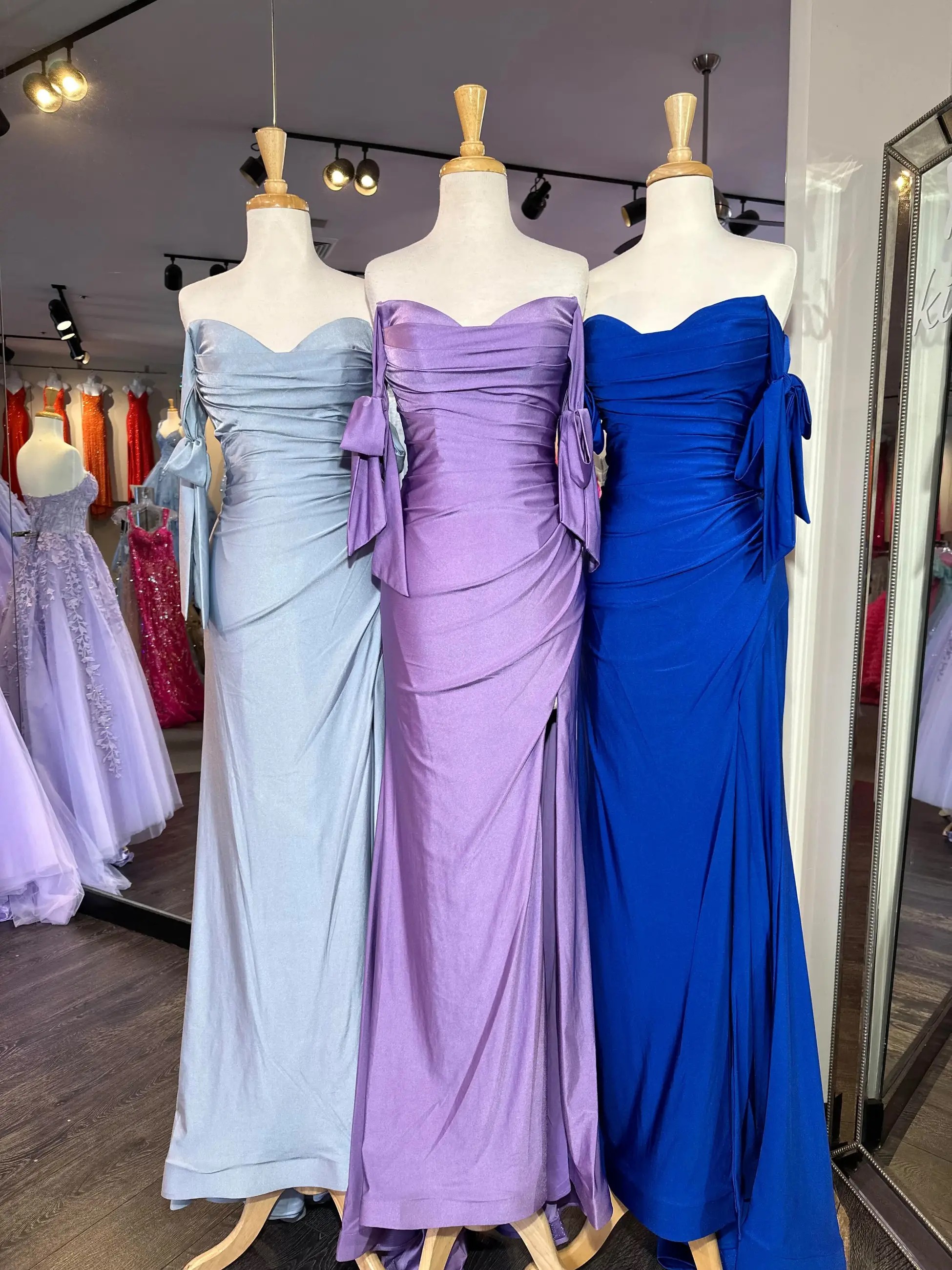 Elegant and Chic: The Ultimate Guide to Wedding Guest Dresses for Women. Mobile Image