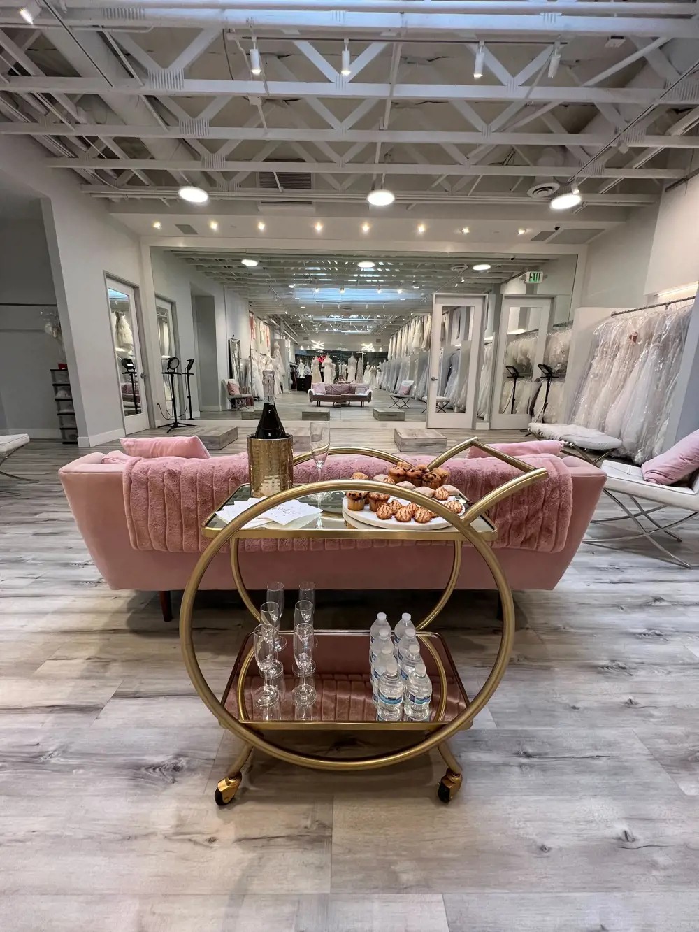 Photo of the showroom interior 5
