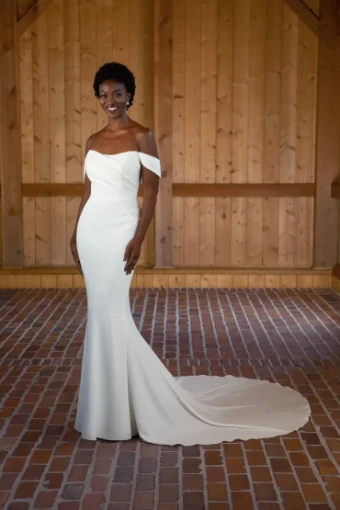 Essense of Australia Style #D3682 #10 Ivory thumbnail