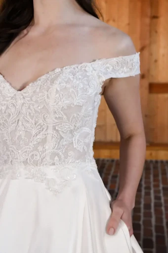 Essense of Australia Style #D3565 #12 Ivory thumbnail