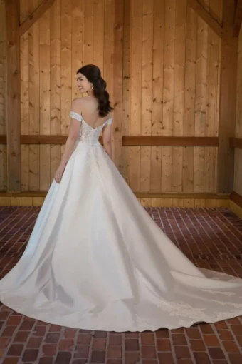 Essense of Australia Style #D3565 #11 Ivory thumbnail