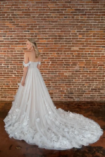 Essense of Australia Style #D3734 #18 (IVIV-PL) IVR LACE TULLE & ROYAL ORG OV IVR GOWN W PLN TULLE PLUNGE thumbnail