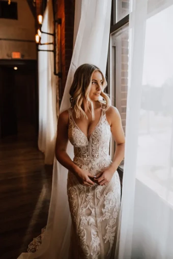 Essense of Australia Style #D3238 #10 Ivory/Honey thumbnail