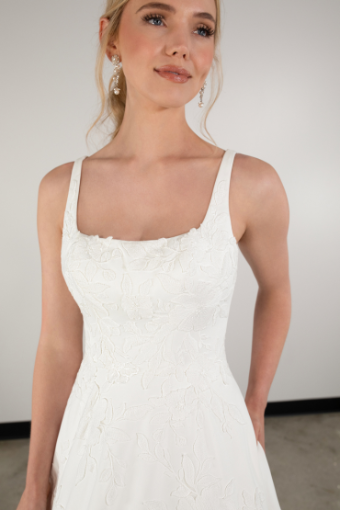 Essense of Australia Style #D3965 #10 Ivory thumbnail