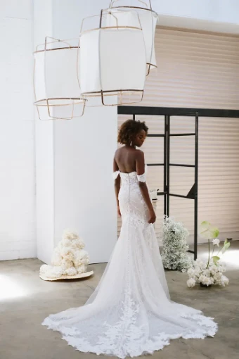 Essense of Australia Style #D3253 #10 Ivory/Ivory/Porcelain thumbnail