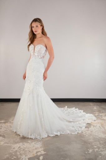 Essense of Australia Style #D4038 #12 (IVRM-PL) Ivory Lace and Tulle over Rum Gown w Porcelain Tulle Plunge thumbnail