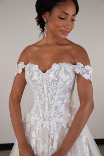 Essense of Australia Style #D4106 #12 (IV-IV) IVORY LACE TULLE & REGAL ORGANZA OVER IVORY GOWN thumbnail