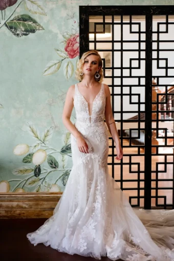 Essense of Australia Style #D3300 #7 Ivory/Rum/Porcelain thumbnail